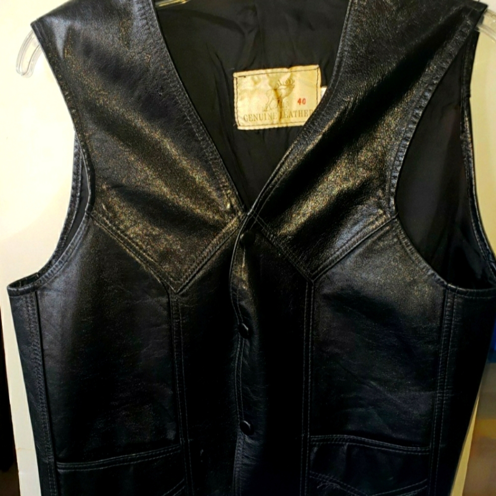 Leather vest (womens size 8/10) small